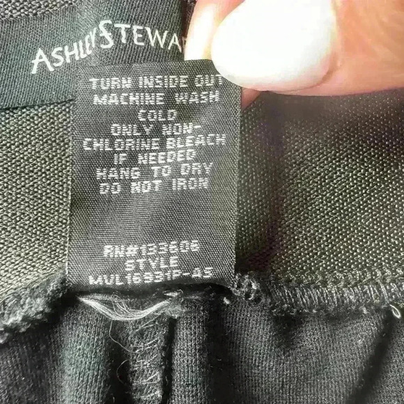 Ashley Stewart Black Velvet Detailed Pointe Leggings Size 22/24 - Picture 5 of 9